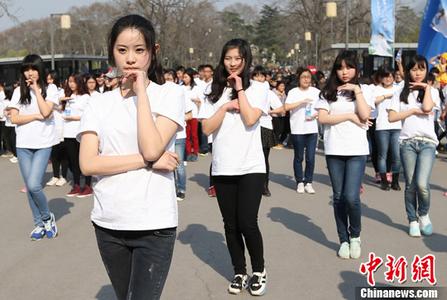 习近平同印度尼西亚总统会谈